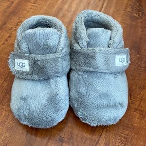 UGG Bixbee baby booties grey